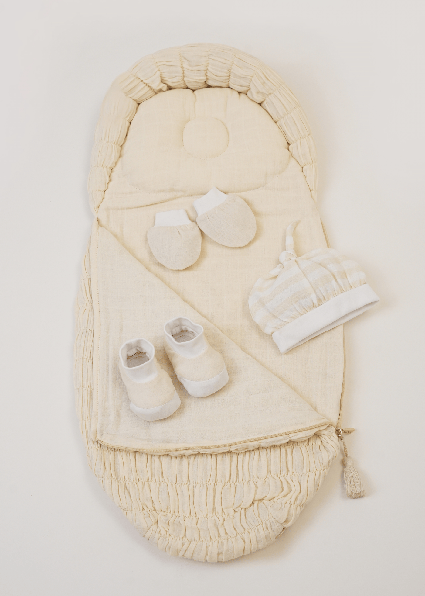 The Oval - Picture Perfect Gift Box - Ecru